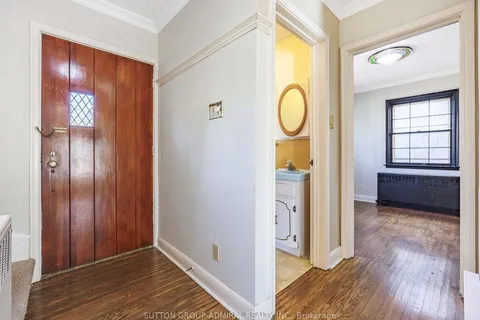 21 Fenwood Heights, ON M1M 2V6