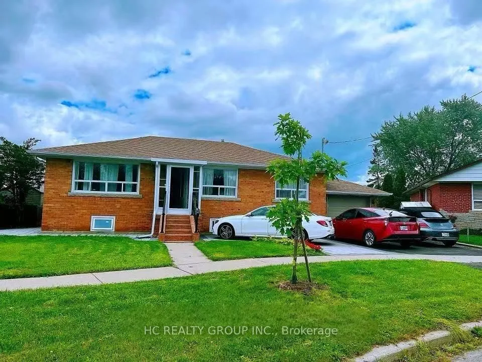 7 Ivanhoe Court, ON M1R 3G8