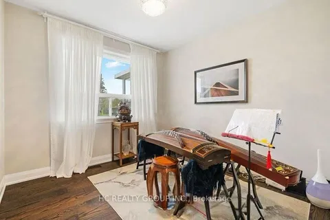 7 Ivanhoe Court, ON M1R 3G8