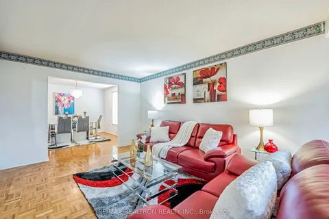 31 Orleans Drive, Toronto, ON M1C 4T1