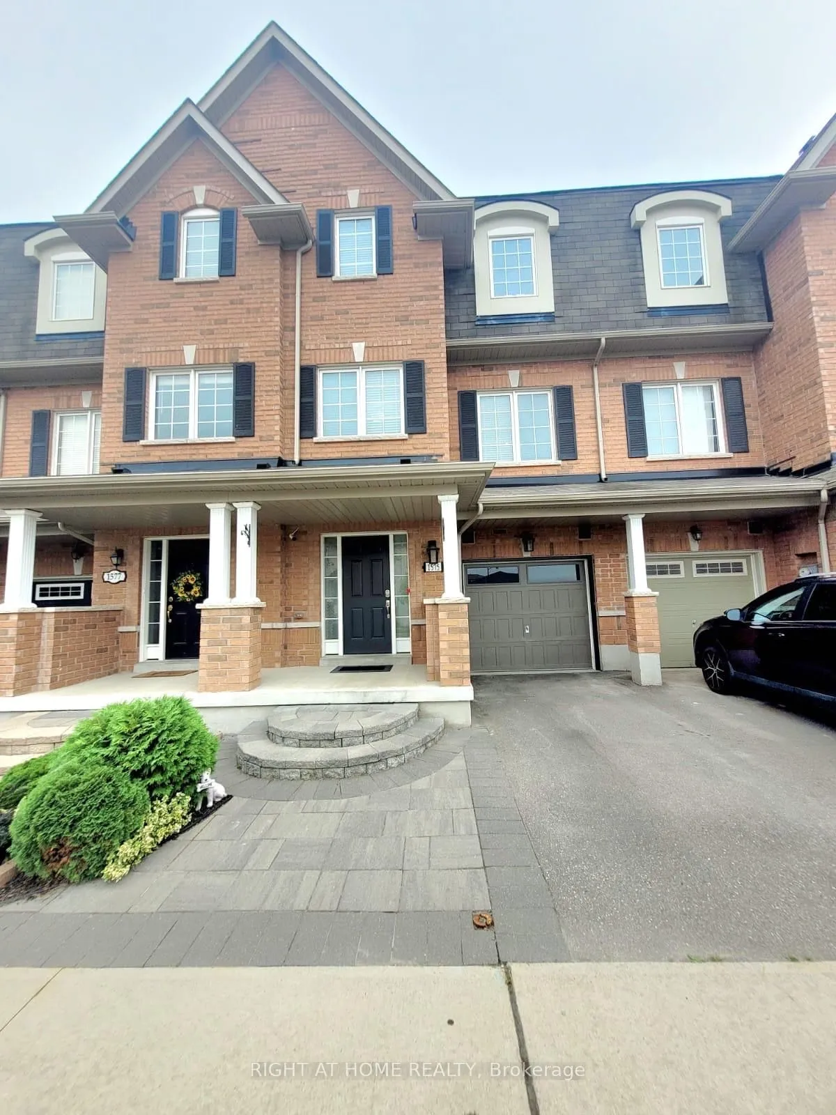 1575 Bruny Avenue, ON L1X 0C5