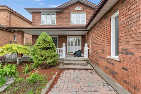 563 Lombardy Avenue, ON L1J 8H5