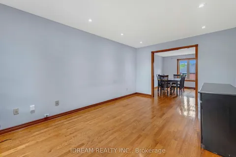 563 Lombardy Avenue, ON L1J 8H5