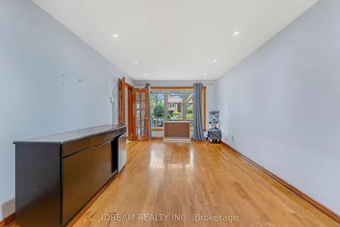 563 Lombardy Avenue, ON L1J 8H5