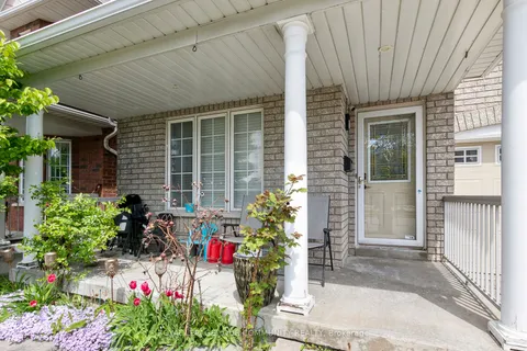 10 Greenhalf Drive, ON L1S 7N6