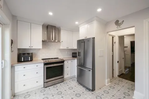 637 Masson Street, ON L1G 5A4