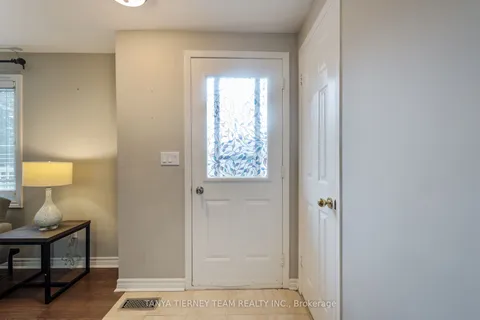 18 The Cove Road, ON L1B 1B9