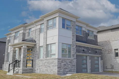 1475 mockingbird Square, ON L1X 0N8