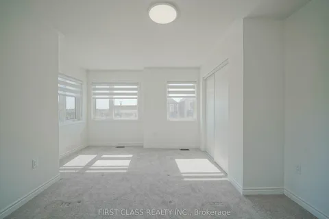 1475 mockingbird Square, ON L1X 0N8