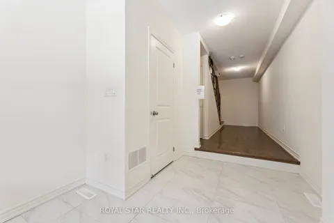8 Coppini Lane, ON L1S 0H3