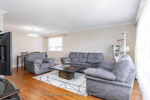 10 Pastrano Court, ON M1M 1X1