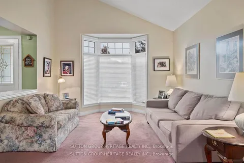 2330 Southcott Road, ON L1X 2S9