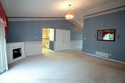 4 Algonquin Trail, ON L1B 1A1