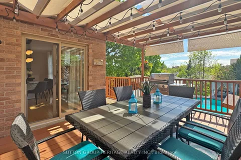 984 Rambleberry Avenue, Pickering, ON L1V 5Y4