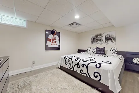 984 Rambleberry Avenue, Pickering, ON L1V 5Y4