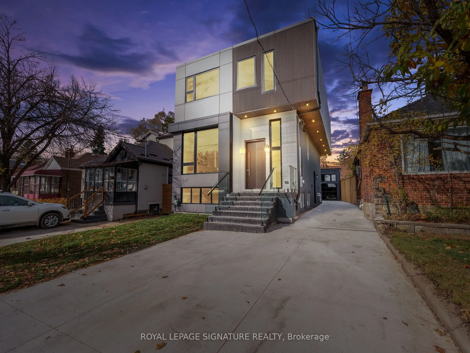 376 O'Connor Drive, ON M4J 2V7