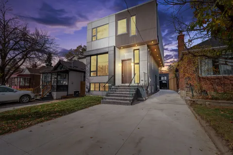 376 O'Connor Drive, ON M4J 2V7