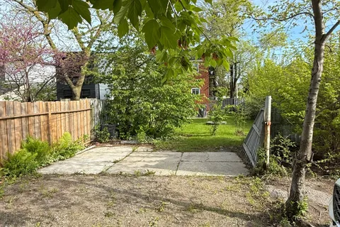 2333 Gerrard Street, ON M4E 2E5