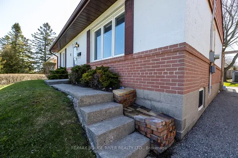 9 Granard Boulevard, ON M1M 2C9