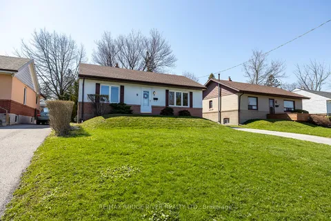9 Granard Boulevard, ON M1M 2C9