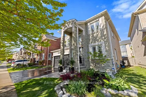 16 Carberry Crescent, ON L1Z 1S1
