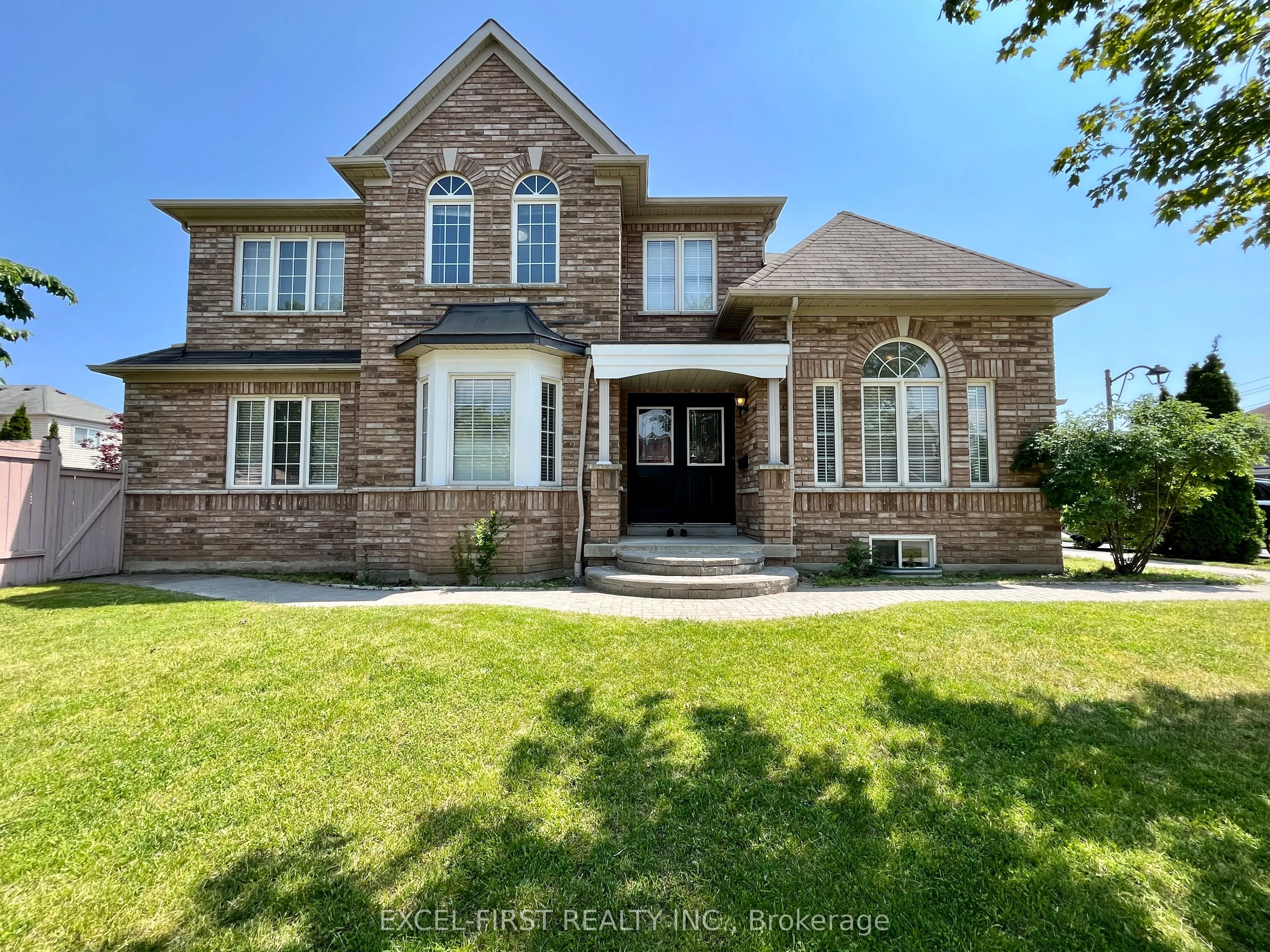 51 Longueuil Place, ON L1R 3G9