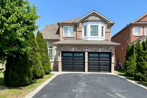 51 Longueuil Place, ON L1R 3G9