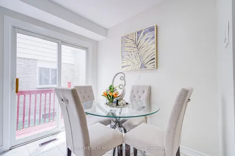 27 Massie Street, ON M1S 3Z7