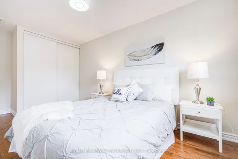 27 Massie Street, ON M1S 3Z7