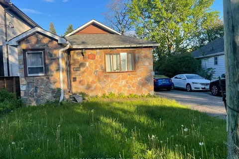 59 Kelsonia Avenue, ON M1M 1B2