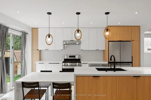 13 Sylvia Court, ON L1B 1J4