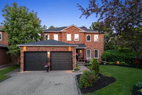 7 Brookdale Crescent, ON L1P 1J4