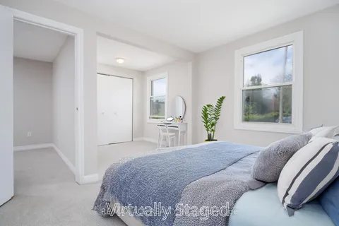 327 Dyson Road, ON L1W 2N1