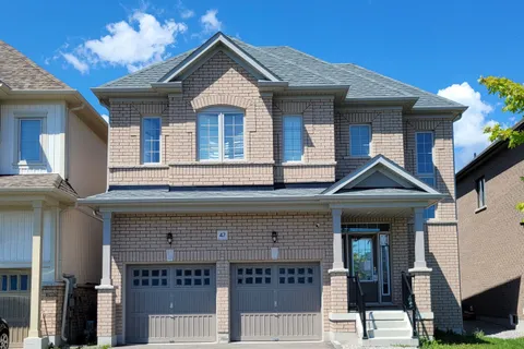47 Douglas Kemp Cres Crescent, ON L1C 7E3