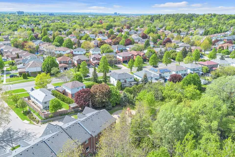 715 Grandview Street, ON L1K 0N2