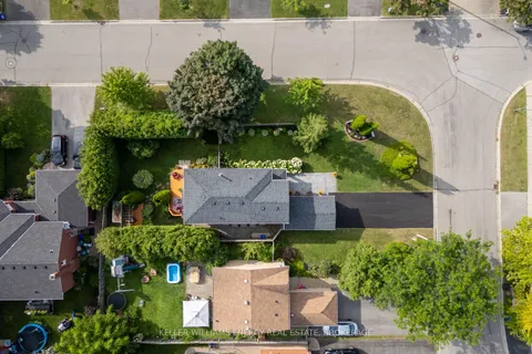 1 Aldcroft Crescent, ON L1C 4P2