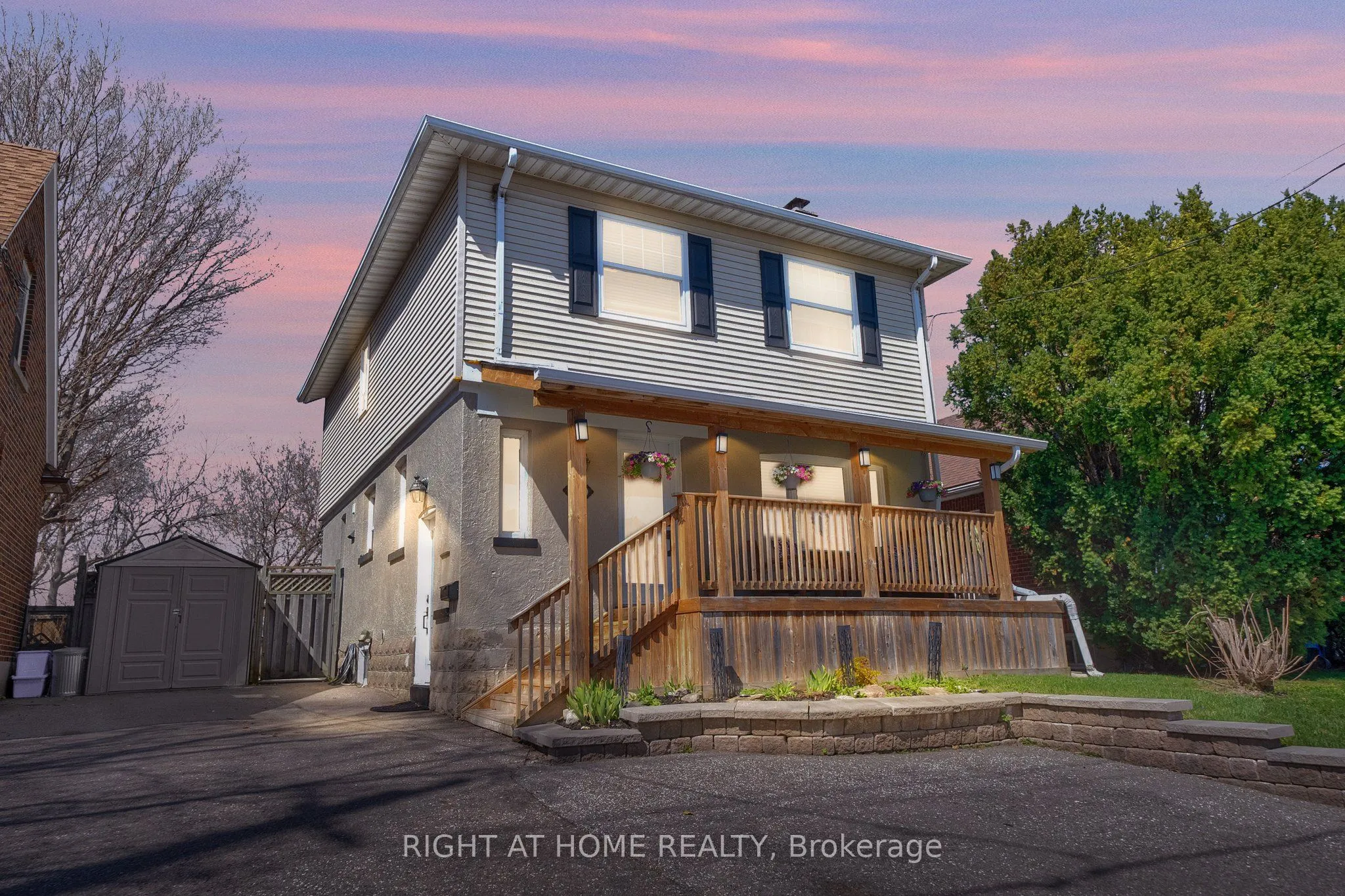 244 Oshawa Boulevard, ON L1G 5S9