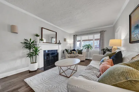 244 Oshawa Boulevard, ON L1G 5S9