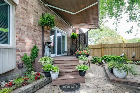 536 Dahlia Crescent, ON L1W 3G5