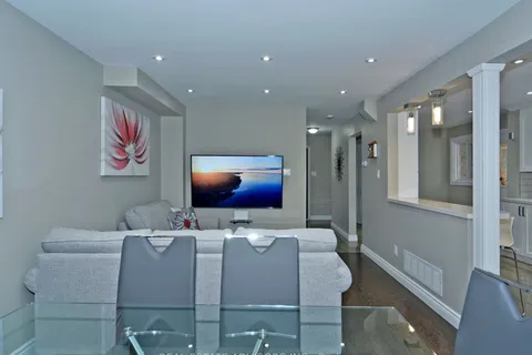 22 Caronia Square, ON M1B 2Z8