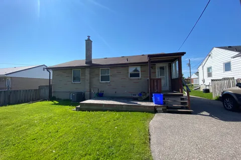 494 Annapolis Avenue, ON L1J 2Y7
