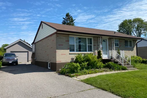 494 Annapolis Avenue, ON L1J 2Y7