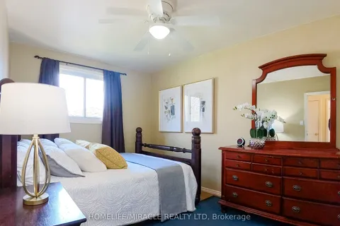 897 Antonio Street, ON L1W 1T4
