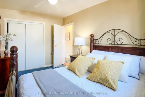 897 Antonio Street, ON L1W 1T4