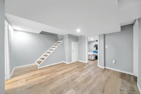 11 eberlee Court, ON L1N 8C9