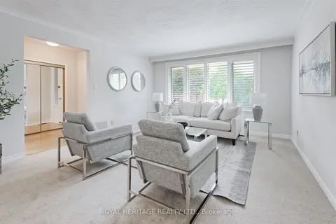11 Alpaca Drive, ON M1J 2Z8