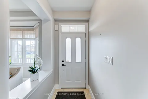 5 Woodbine Place, ON L1L 1C6