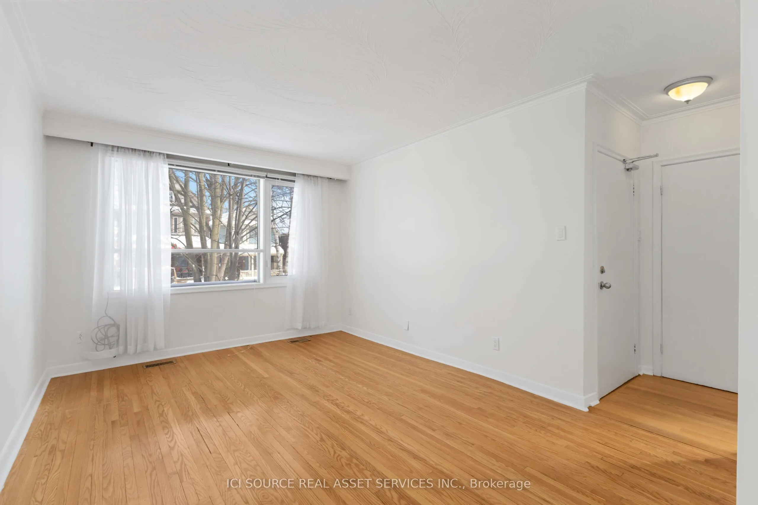 52 Herbert Avenue, ON M4L 3P9