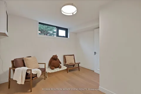 4 Zambri Walk, ON M1P 1H8