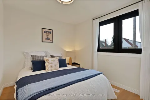 4 Zambri Walk, ON M1P 1H8